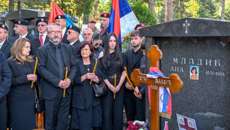 ZAUVEK ODANI RATKU MLADIĆU, ZBOGOM GENERALE: Na Topčiderskom groblju održan pomen 40 dana od smrti